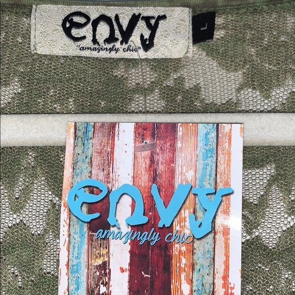 Embroidery and lace front swing tunic - Picture 3 of 6